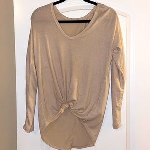 Long sleeve tee shirt